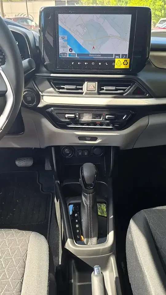 Suzuki Swift - Thumbnail 11
