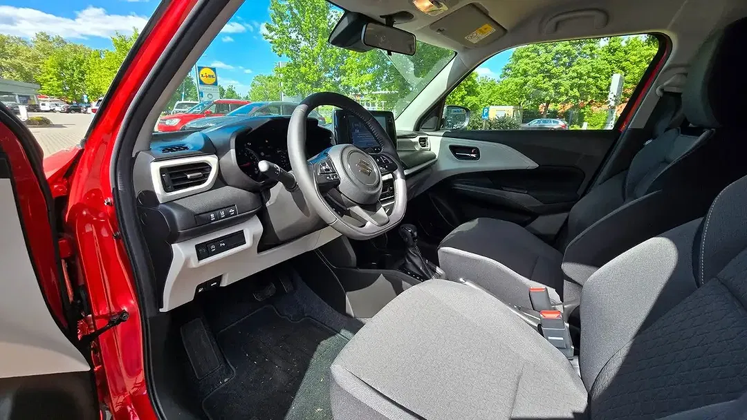 Suzuki Swift - Thumbnail 8