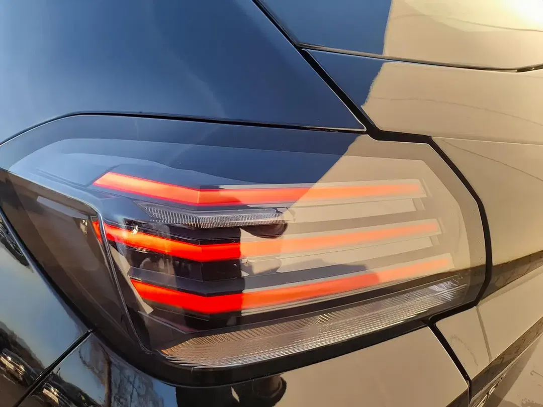 Peugeot 208 - Thumbnail 9