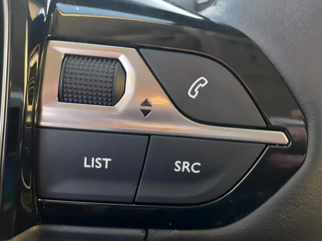 Peugeot 208 - Thumbnail 18