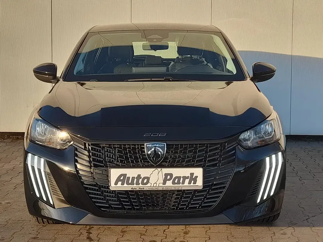 Peugeot 208 - Thumbnail 3