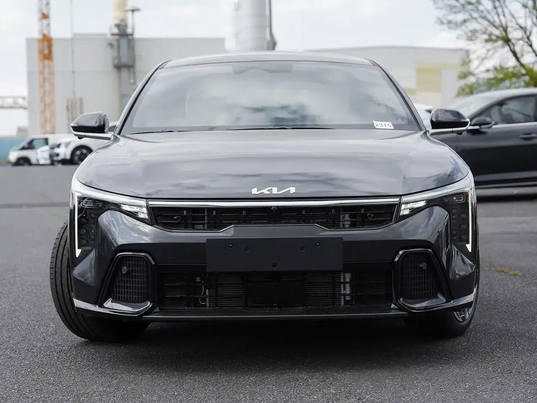Kia K4 - Thumbnail 2