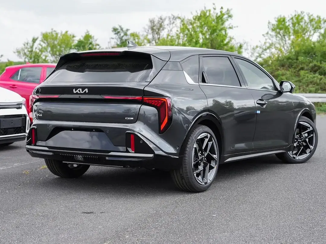 Kia K4 - Thumbnail 3