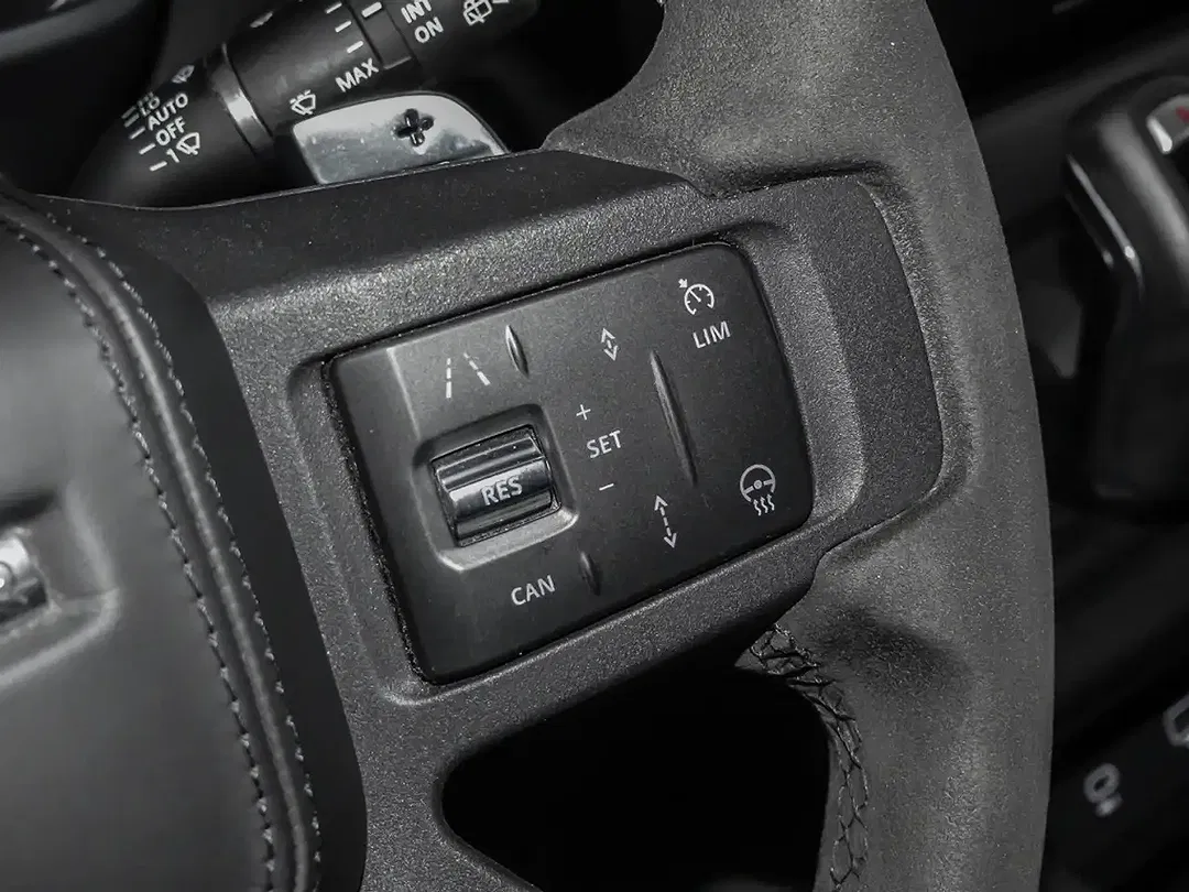 Land Rover Defender - Thumbnail 15