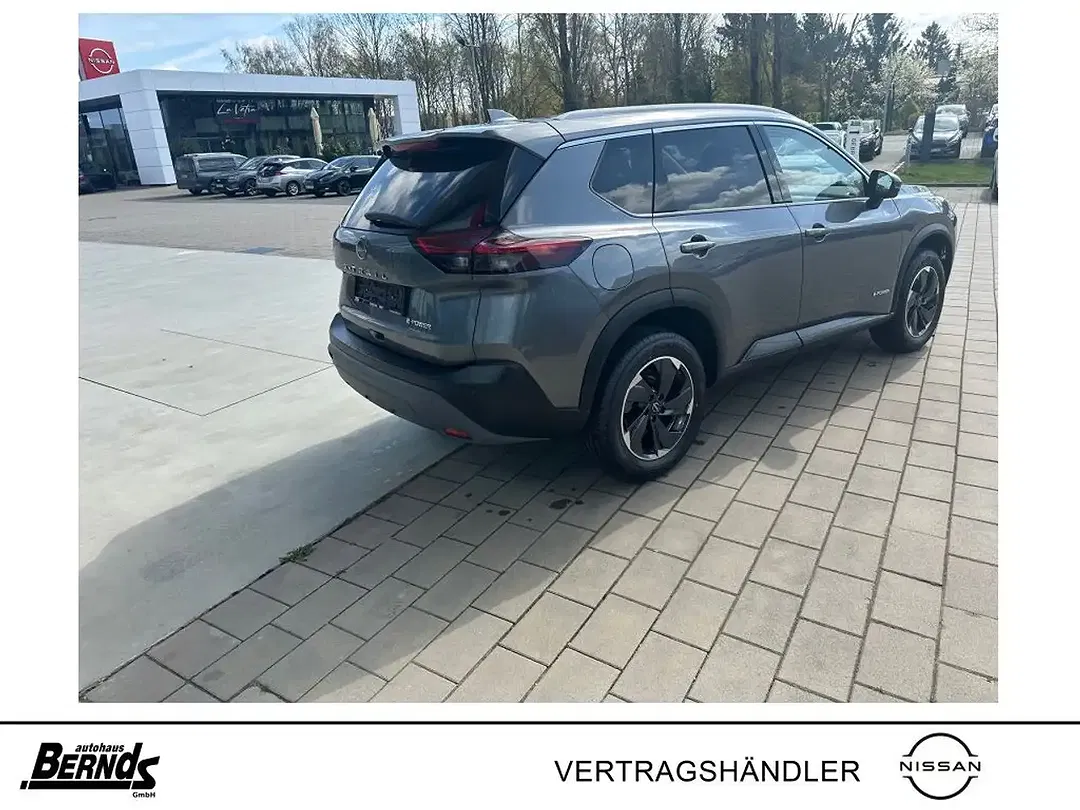 Nissan X-Trail - Thumbnail 4