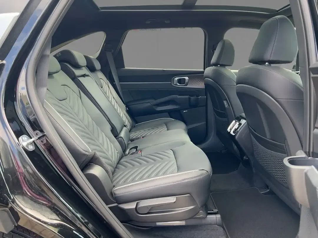 Kia Sorento - Thumbnail 10