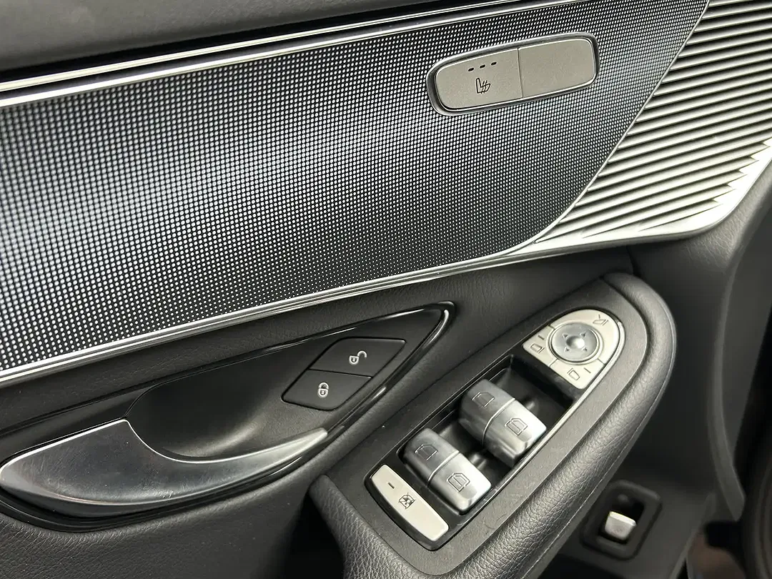 Mercedes-Benz EQC 400 - Thumbnail 9