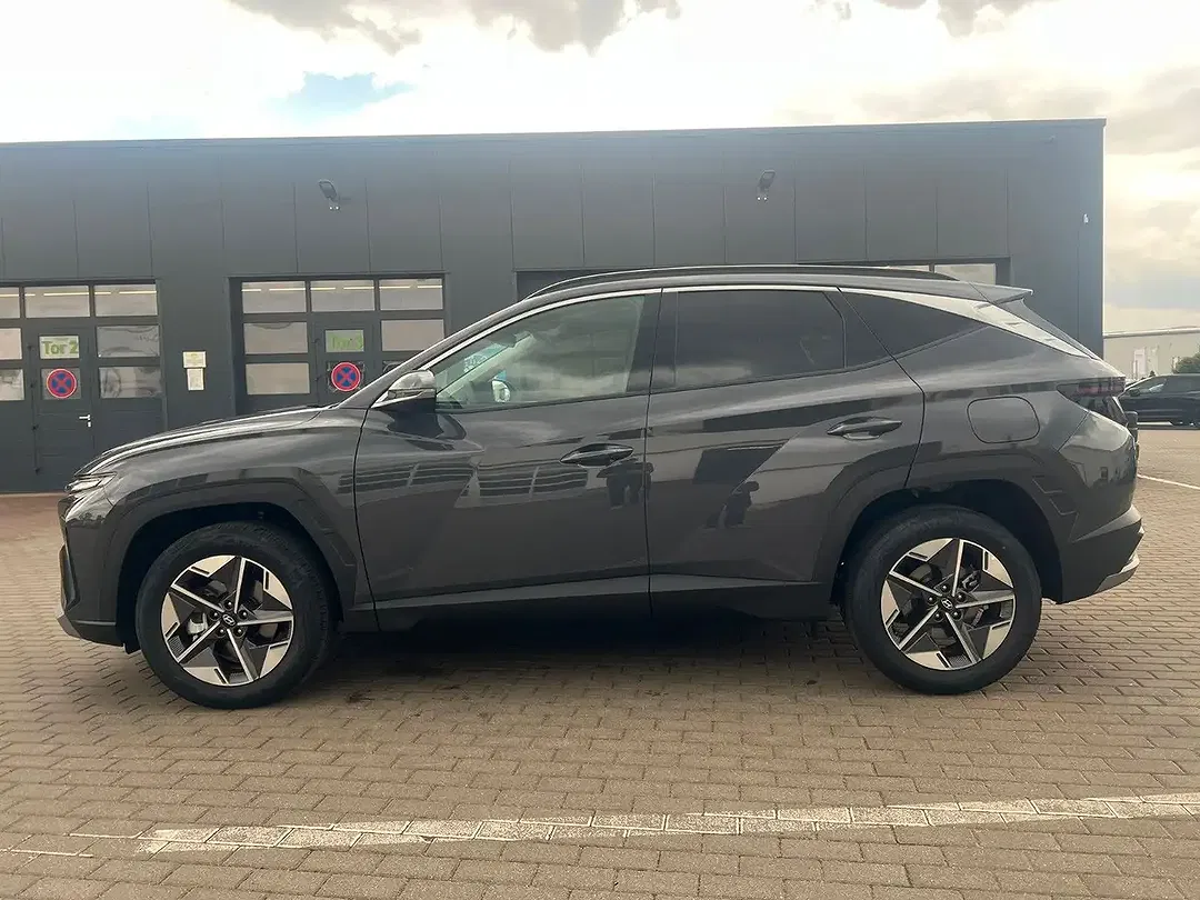 Hyundai TUCSON - Thumbnail 3