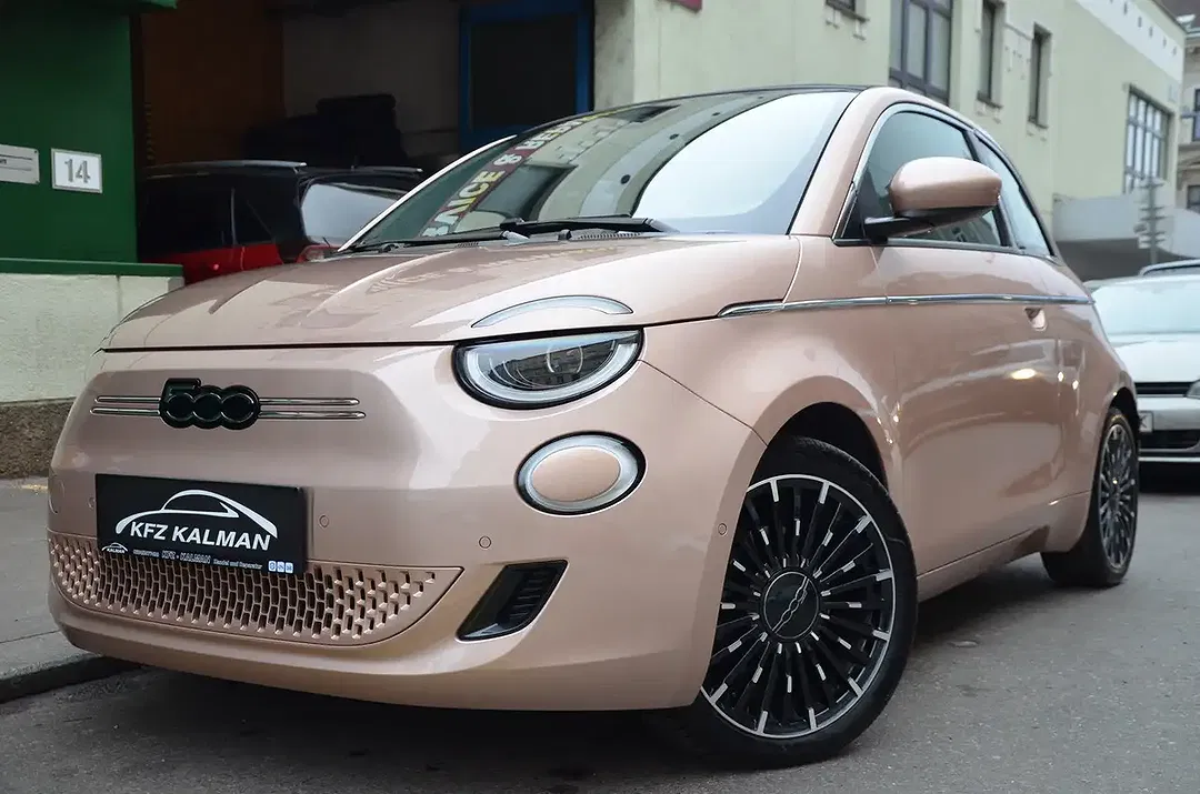 Fiat 500e - Thumbnail 1