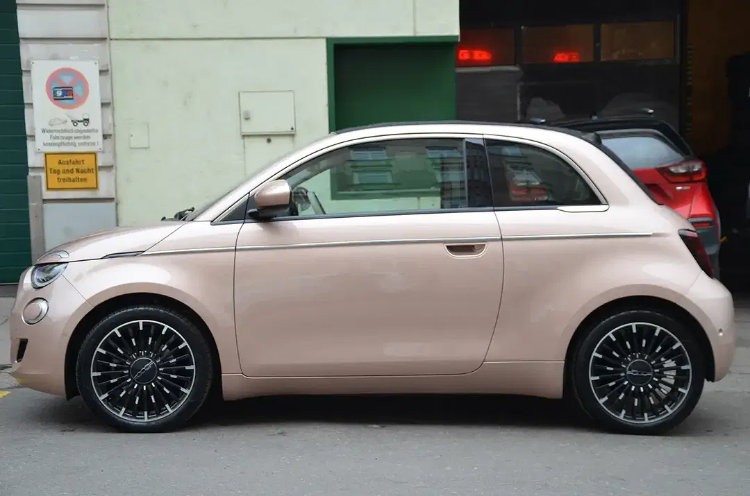 Fiat 500e - Thumbnail 3