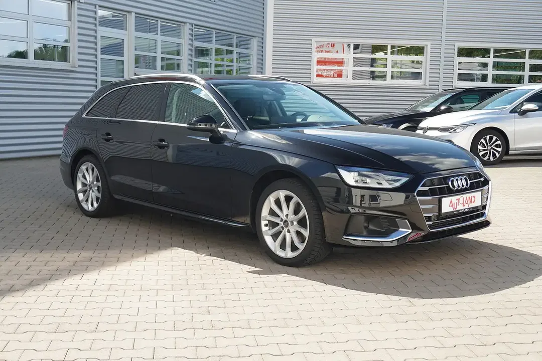 Audi A4 - Thumbnail 3
