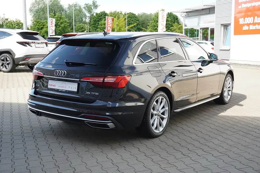 Audi A4 - Thumbnail 5