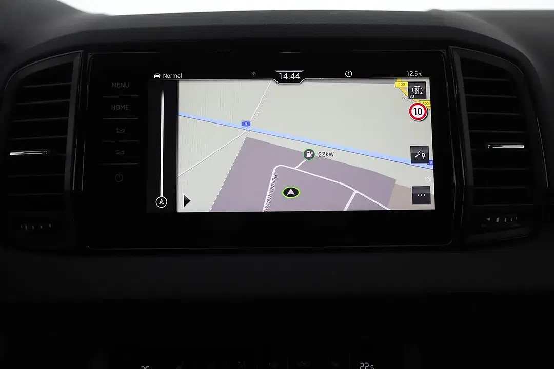 Skoda Karoq - Thumbnail 10