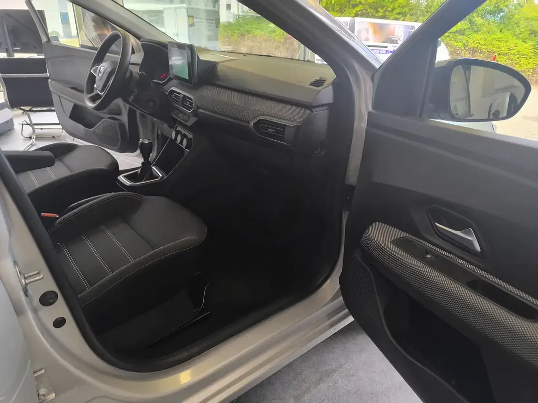 Dacia Sandero - Thumbnail 14