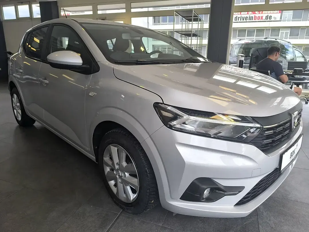 Dacia Sandero - Thumbnail 3