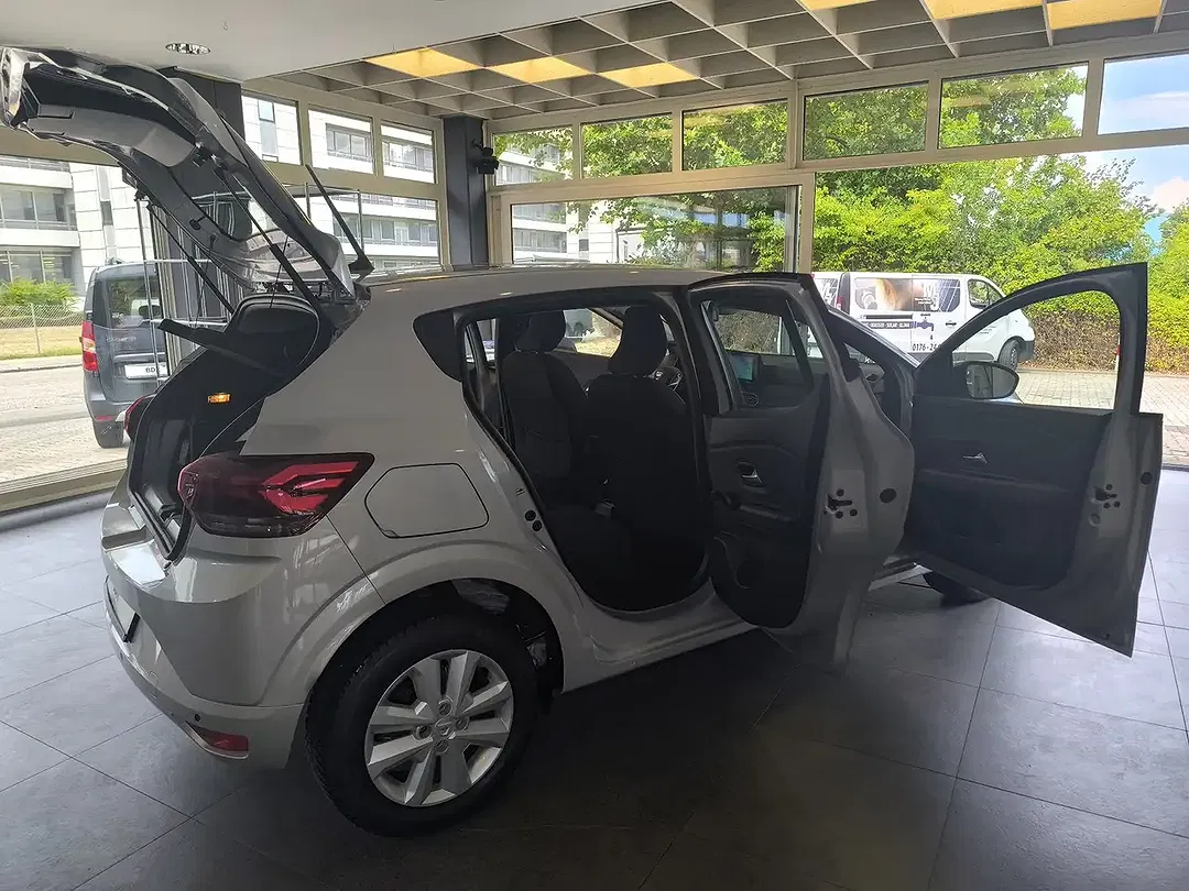 Dacia Sandero - Thumbnail 8