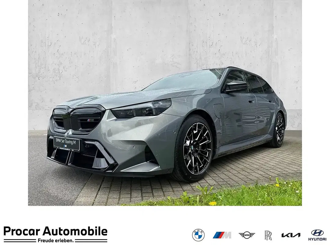 BMW M5 - Thumbnail 1