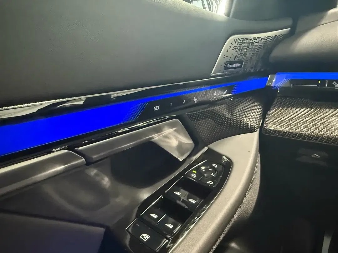 BMW M5 - Thumbnail 11