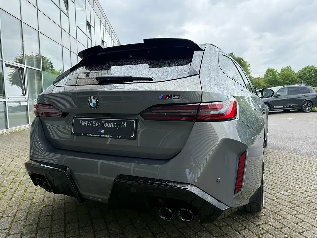 BMW M5 - Thumbnail 4