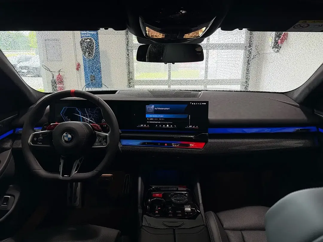 BMW M5 - Thumbnail 6