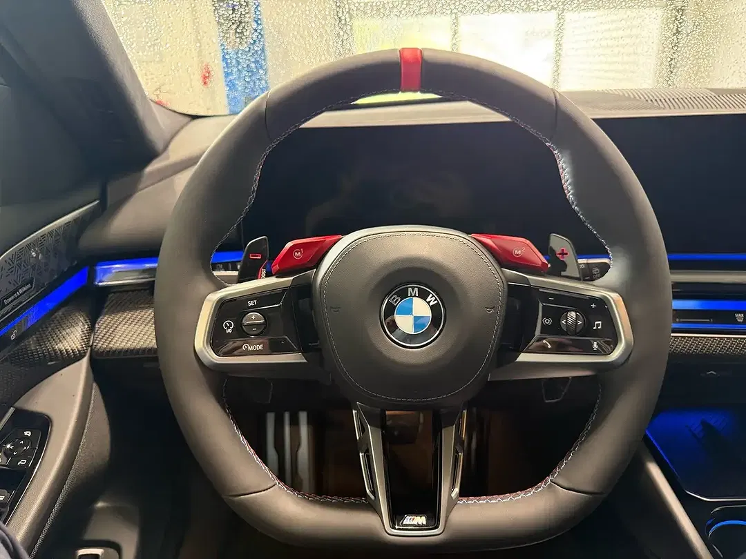 BMW M5 - Thumbnail 7
