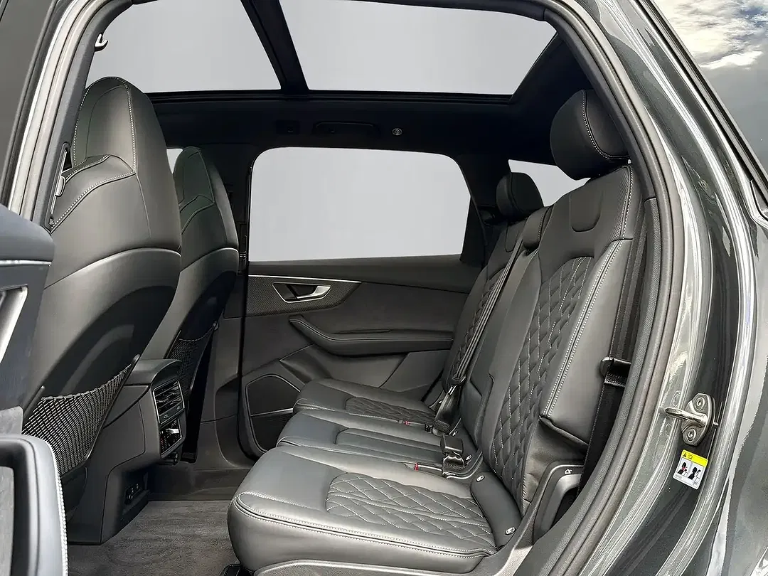 Audi Q7 - Thumbnail 10