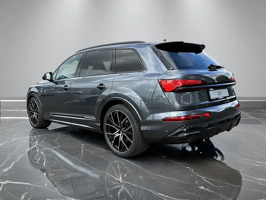 Audi Q7 - Thumbnail 11