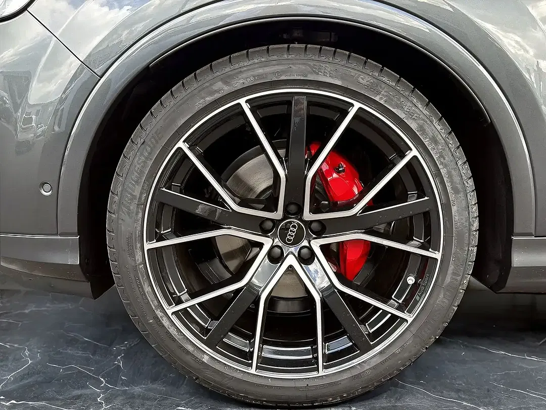 Audi Q7 - Thumbnail 4