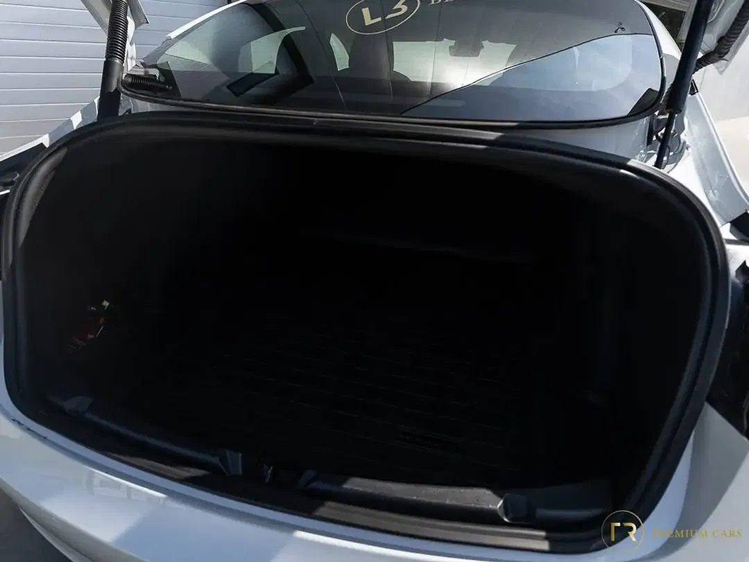 Tesla Model 3 - Thumbnail 15