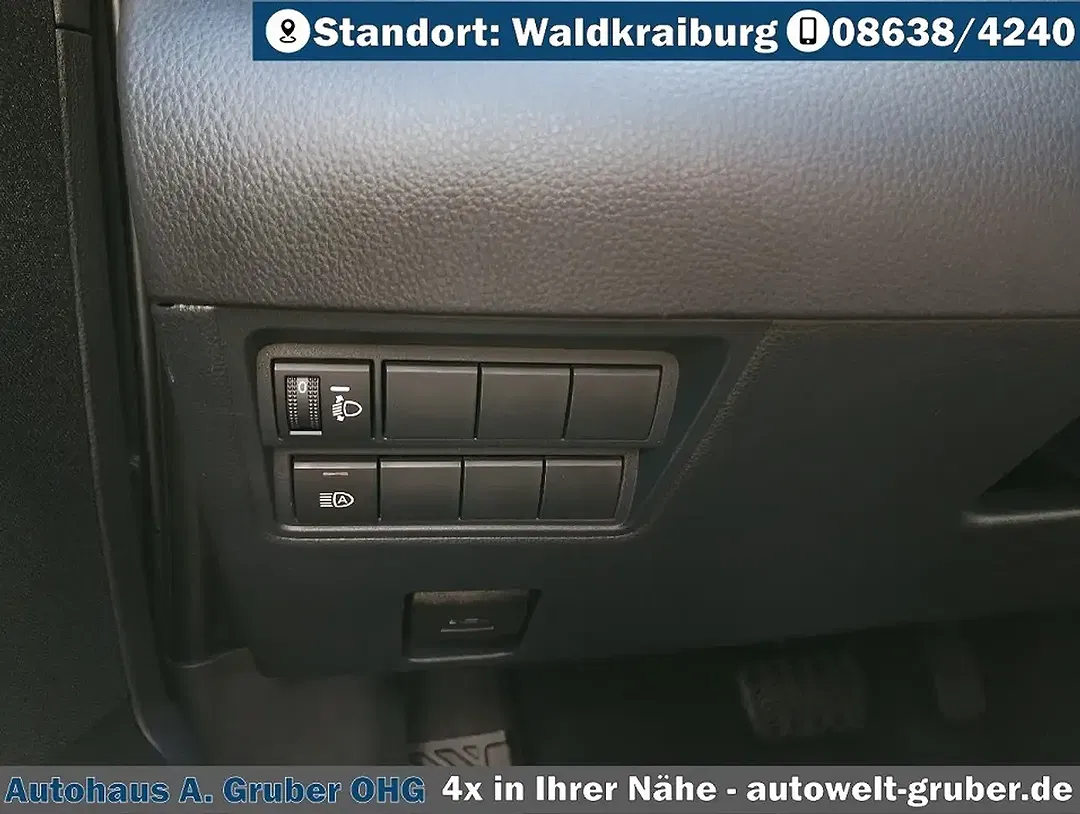 Mazda 2 - Thumbnail 11