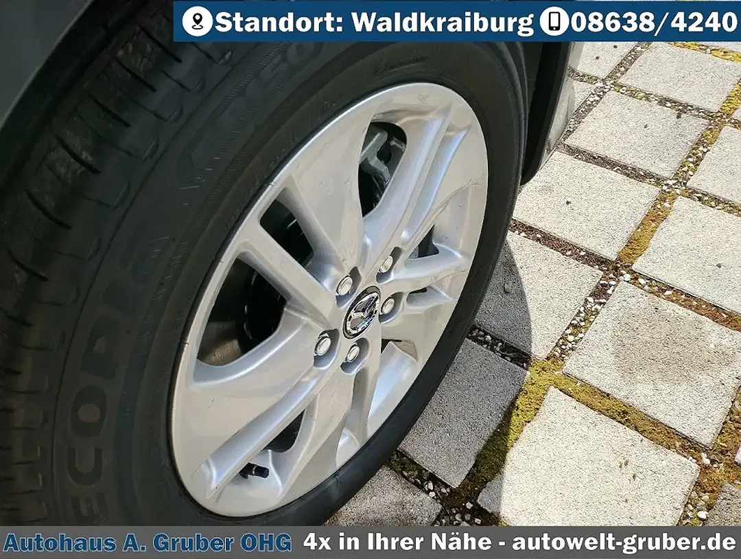 Mazda 2 - Thumbnail 4