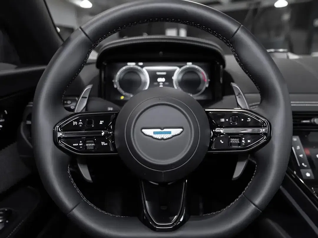 Aston Martin DB12 - Thumbnail 11