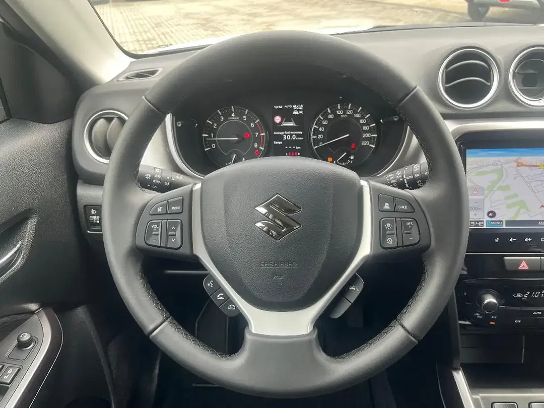 Suzuki Vitara - Thumbnail 11