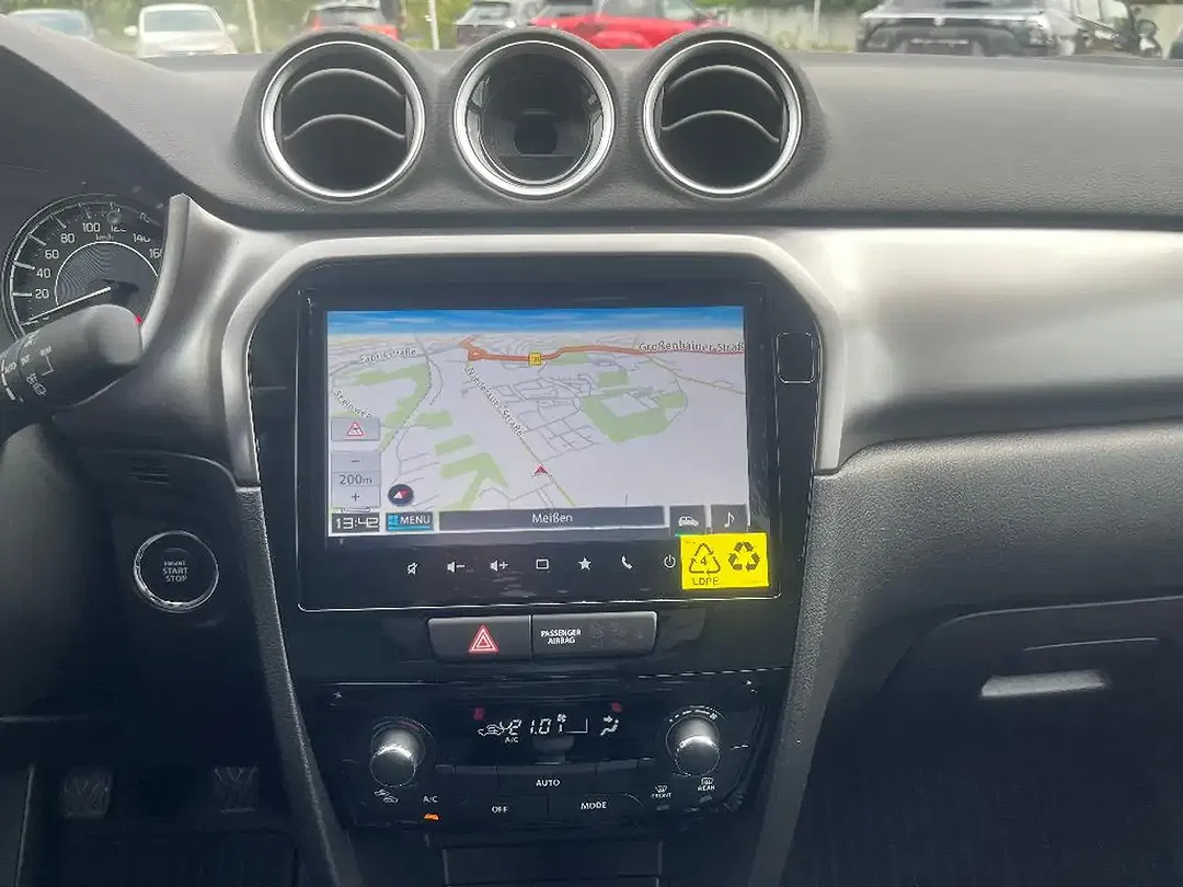 Suzuki Vitara - Thumbnail 12