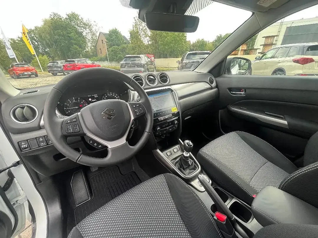 Suzuki Vitara - Thumbnail 6
