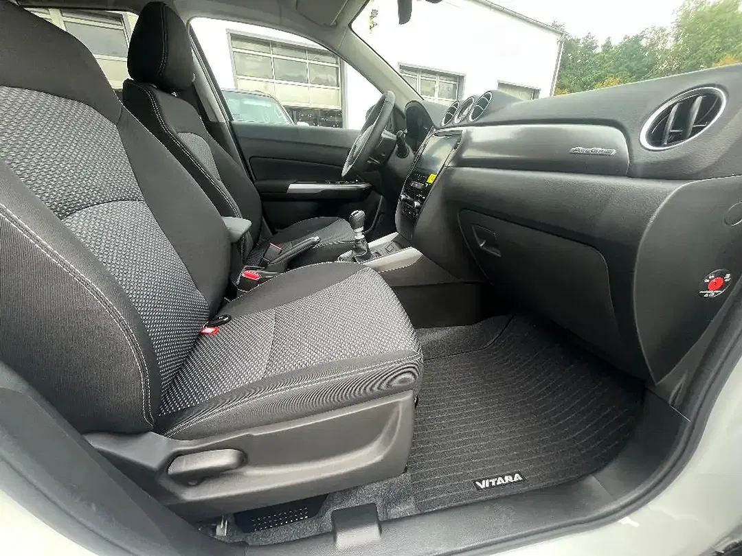 Suzuki Vitara - Thumbnail 8