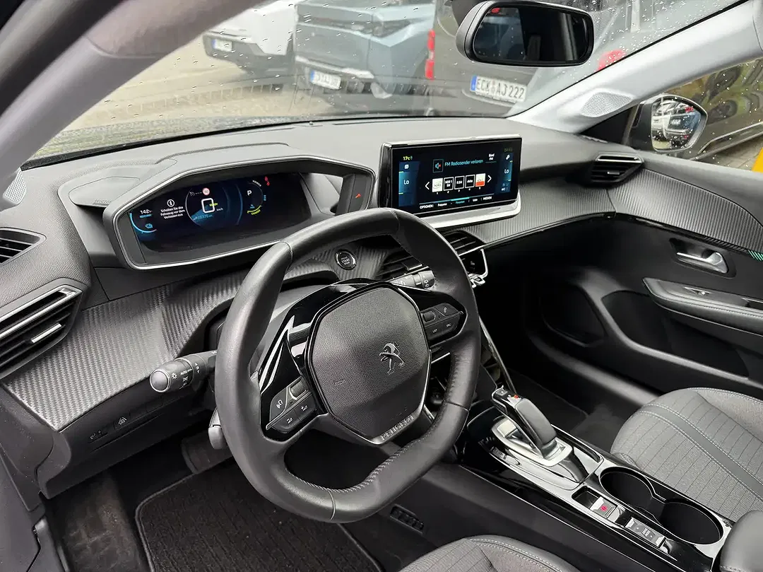 Peugeot 208 - Thumbnail 13