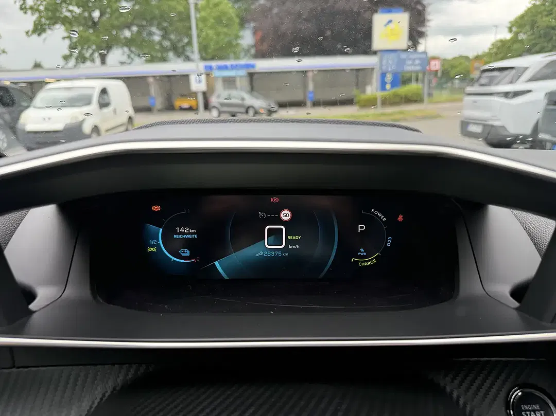 Peugeot 208 - Thumbnail 14