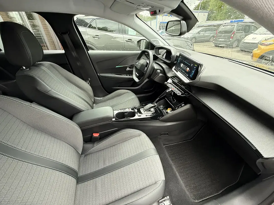 Peugeot 208 - Thumbnail 7