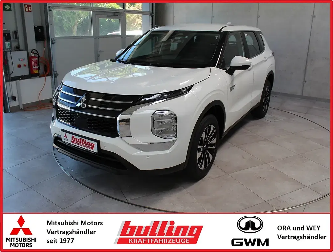 Mitsubishi Outlander - Thumbnail 1