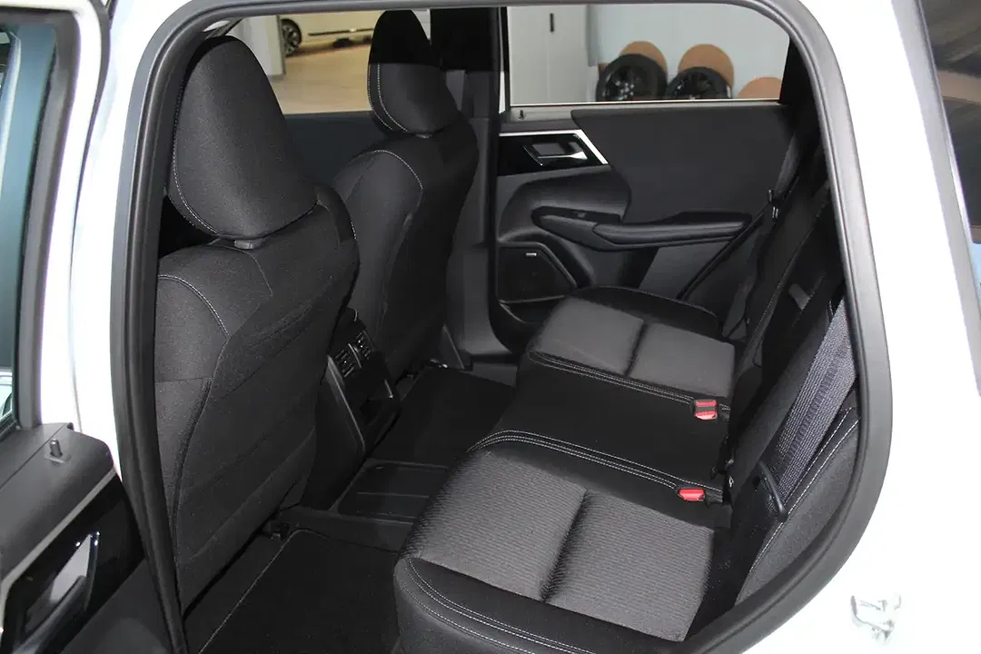 Mitsubishi Outlander - Thumbnail 10