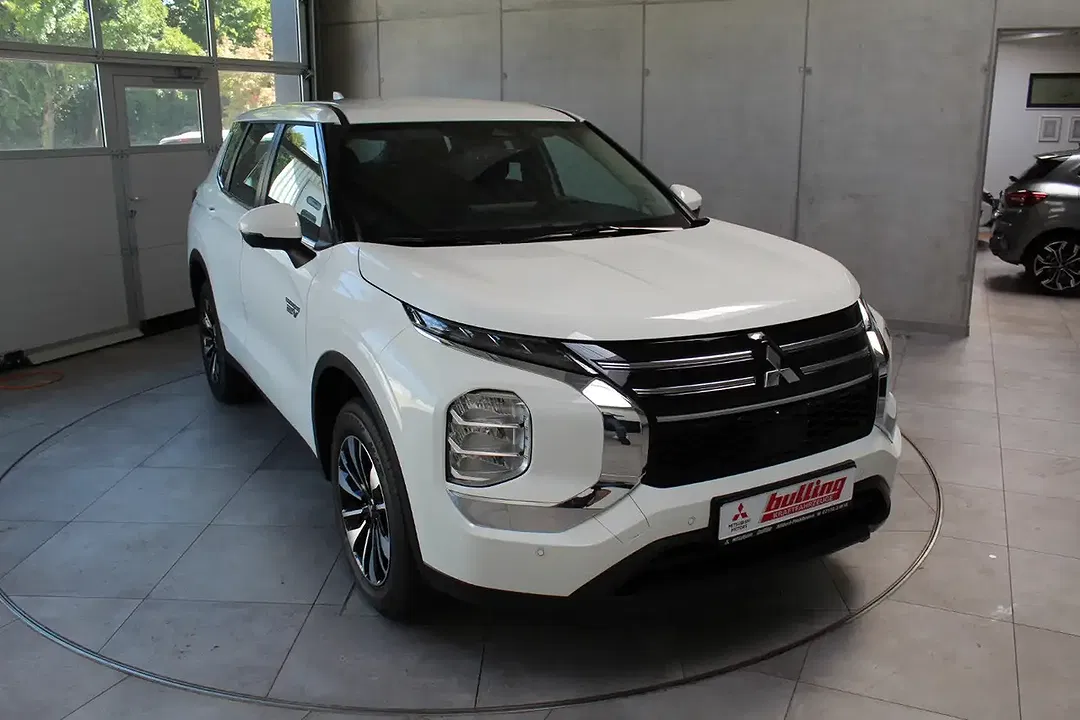 Mitsubishi Outlander - Thumbnail 4