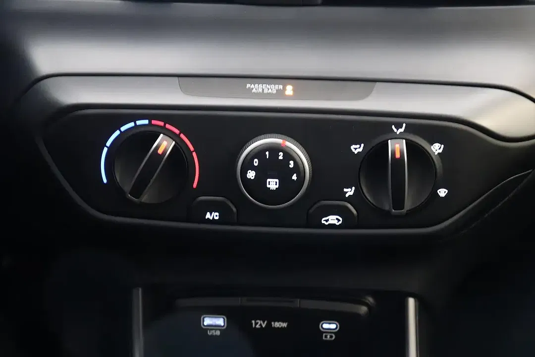 Hyundai i20 - Thumbnail 3
