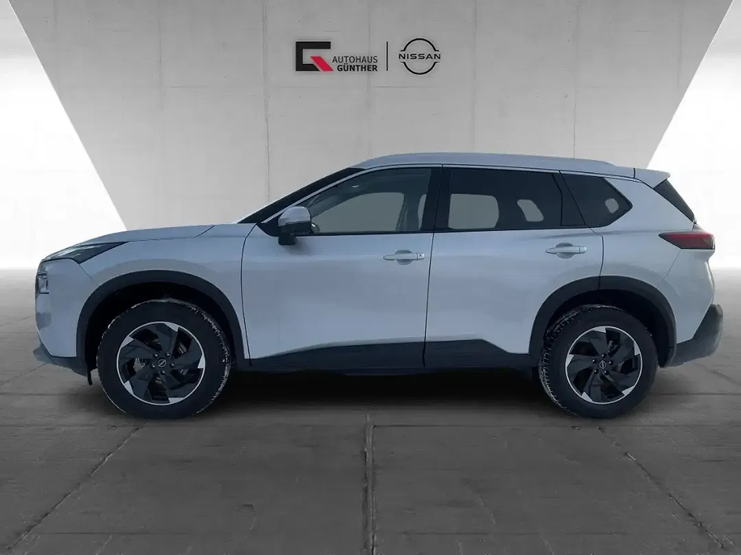 Nissan X-Trail - Thumbnail 1