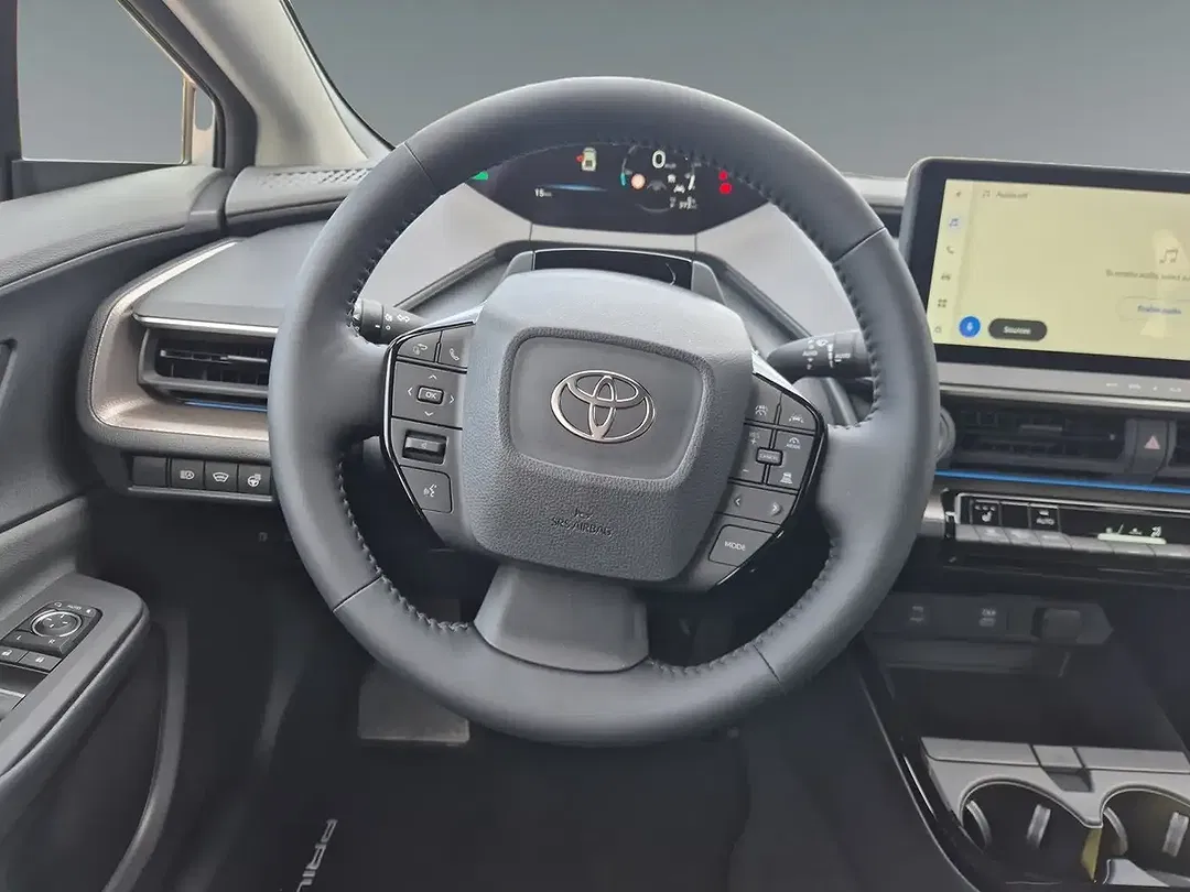 Toyota Prius - Thumbnail 12