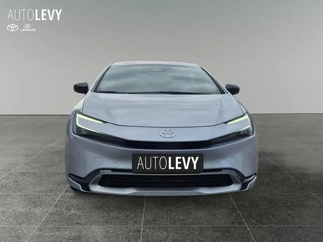 Toyota Prius - Thumbnail 8