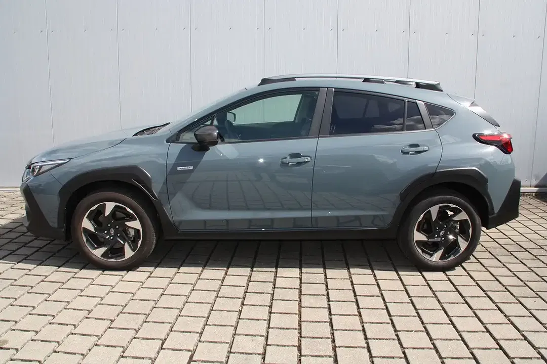Subaru Crosstrek - Thumbnail 3