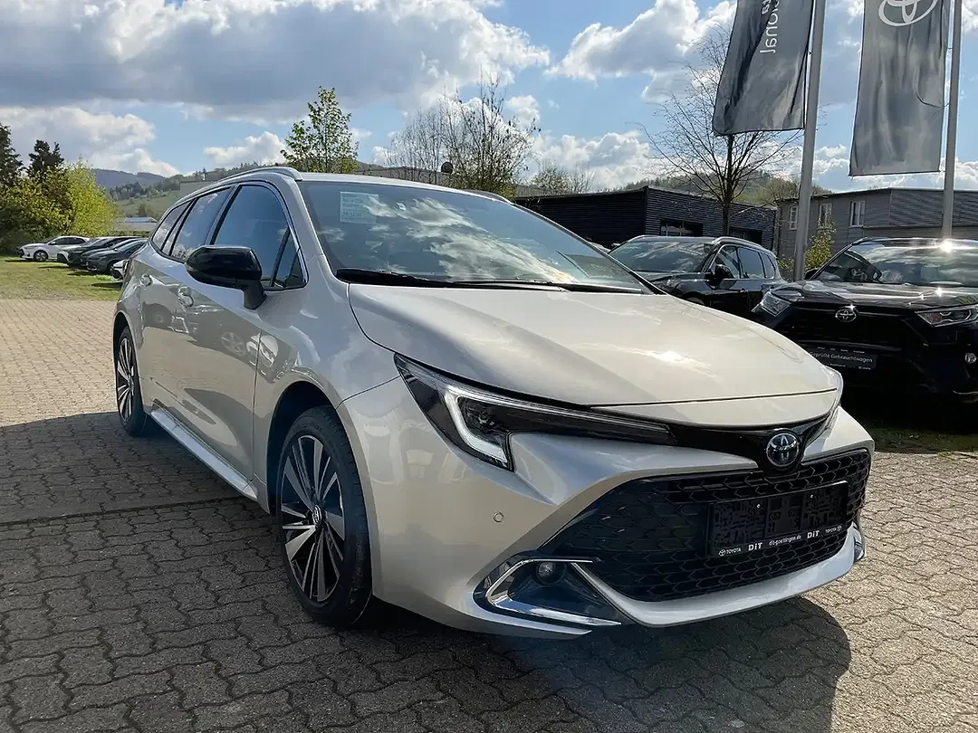 Toyota Corolla - Thumbnail 9