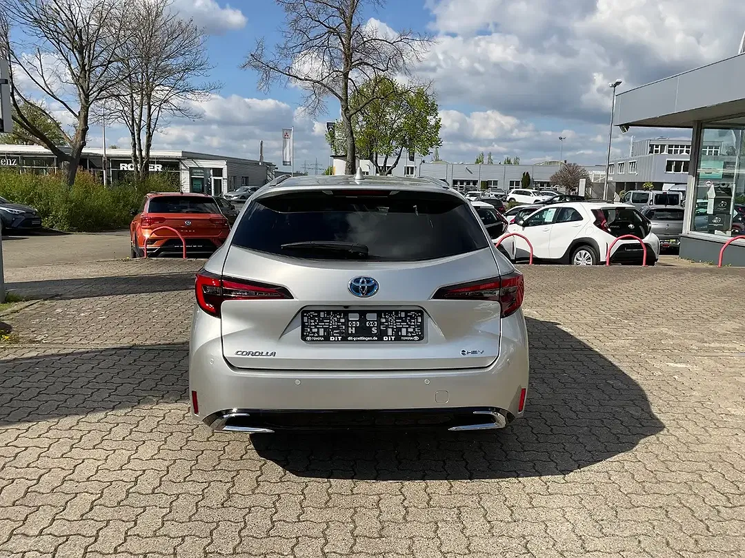 Toyota Corolla - Thumbnail 5