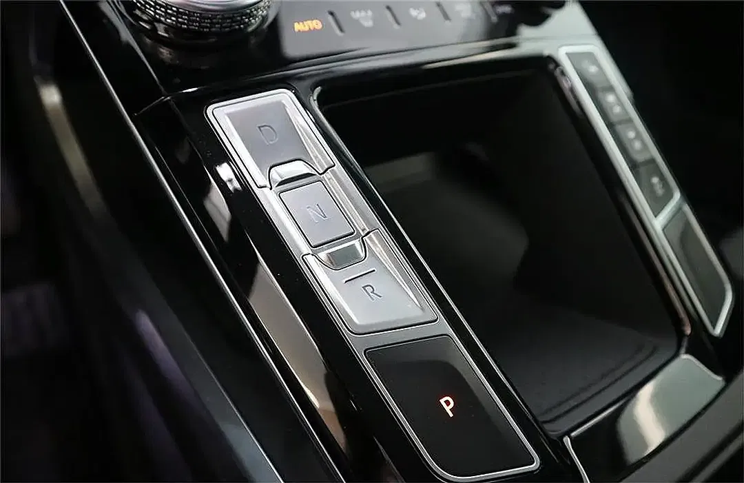 Jaguar I-Pace - Thumbnail 14